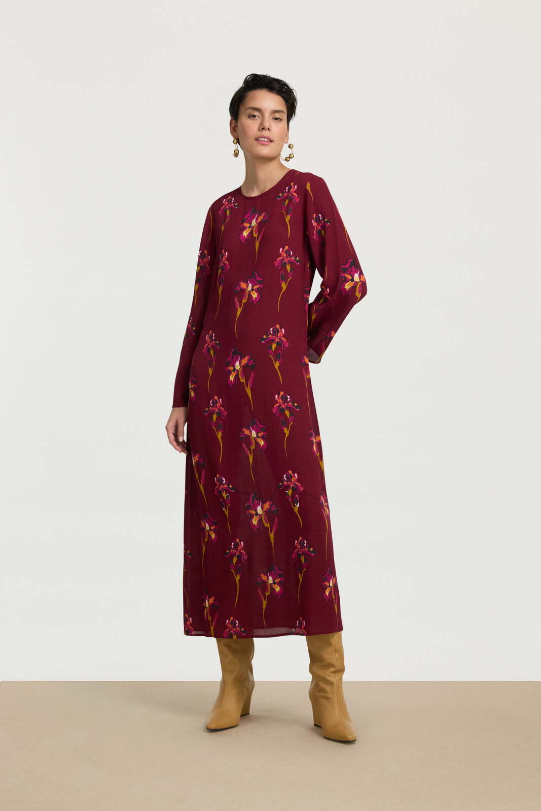abito amla--black iris dark ruby
