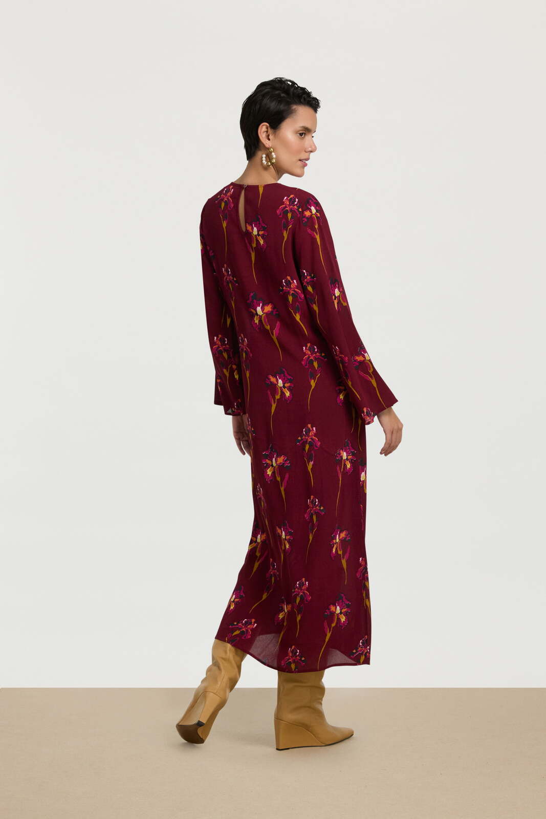 abito amla--black iris dark ruby