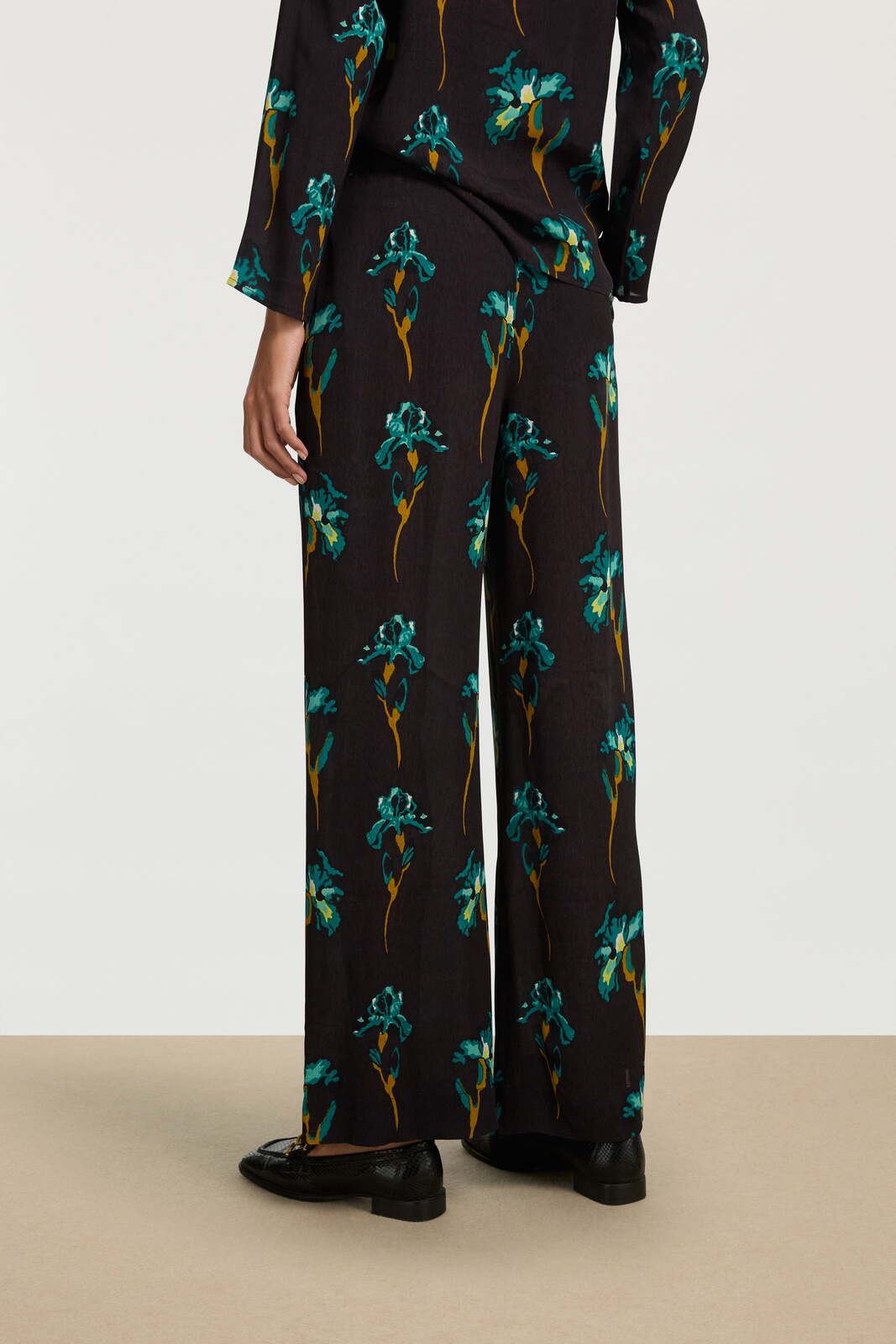 marina pants--black iris coffee