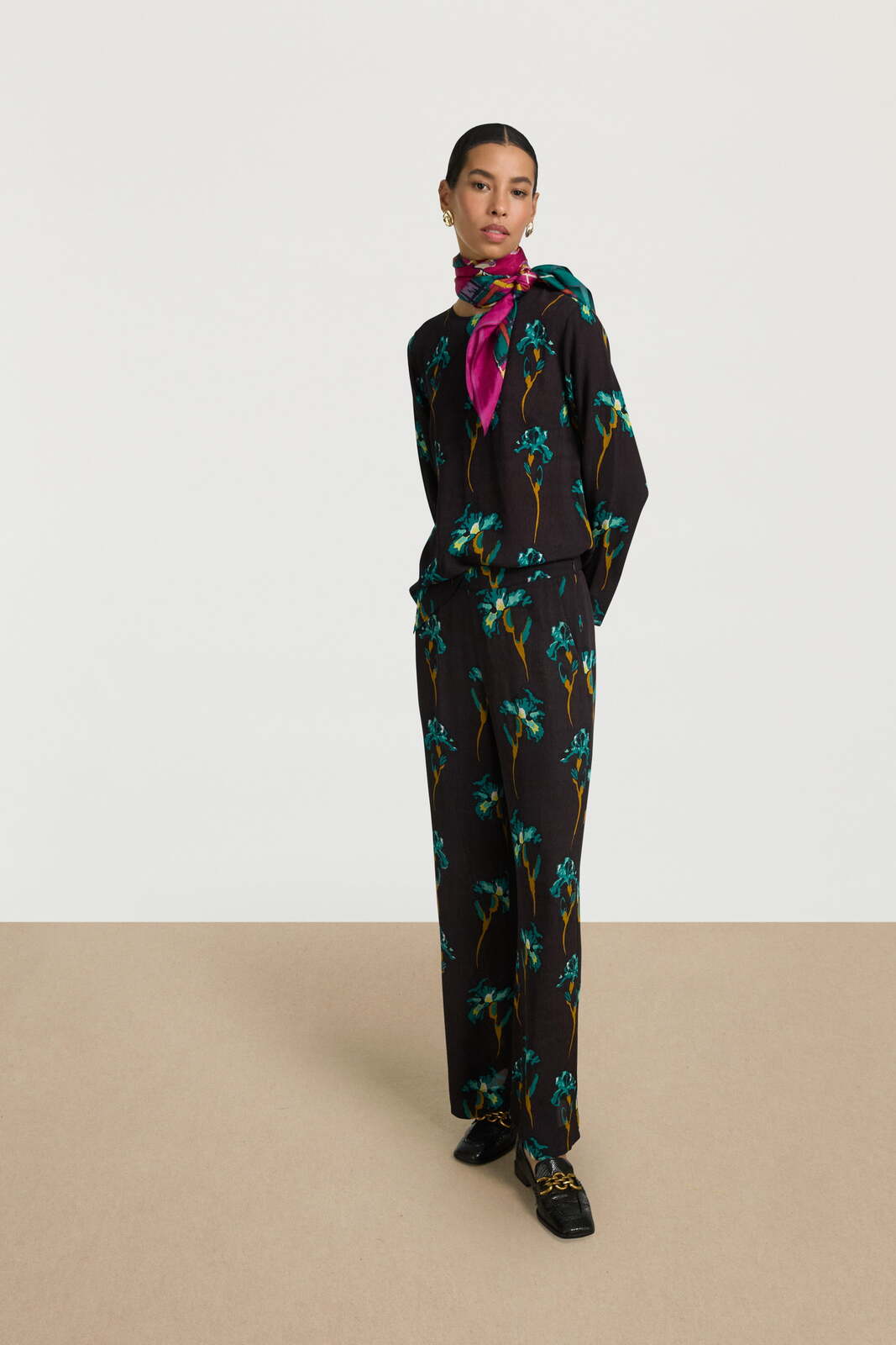 marina pants--black iris coffee
