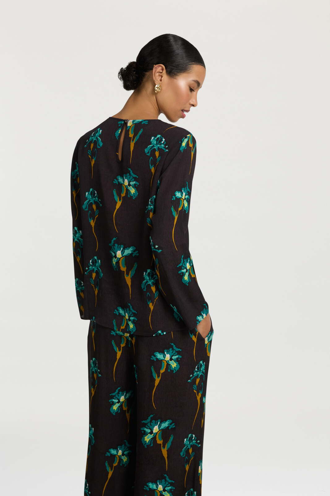 marina shirt--black iris coffee