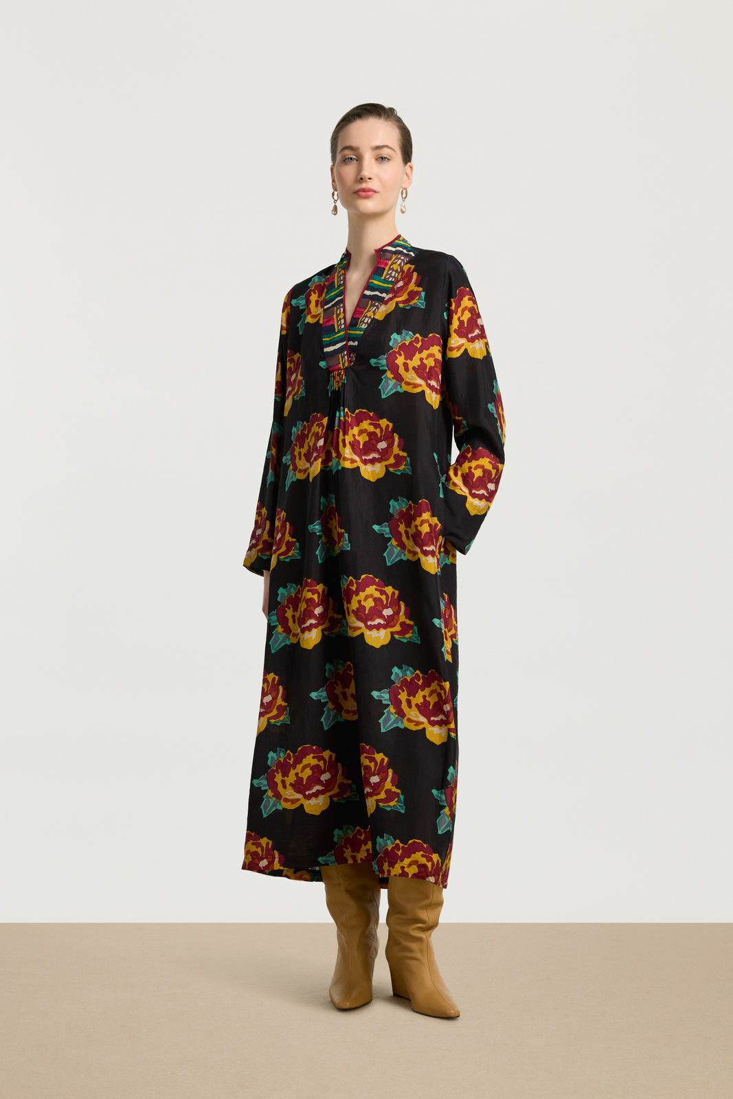radha kaftan--tamale peony black 