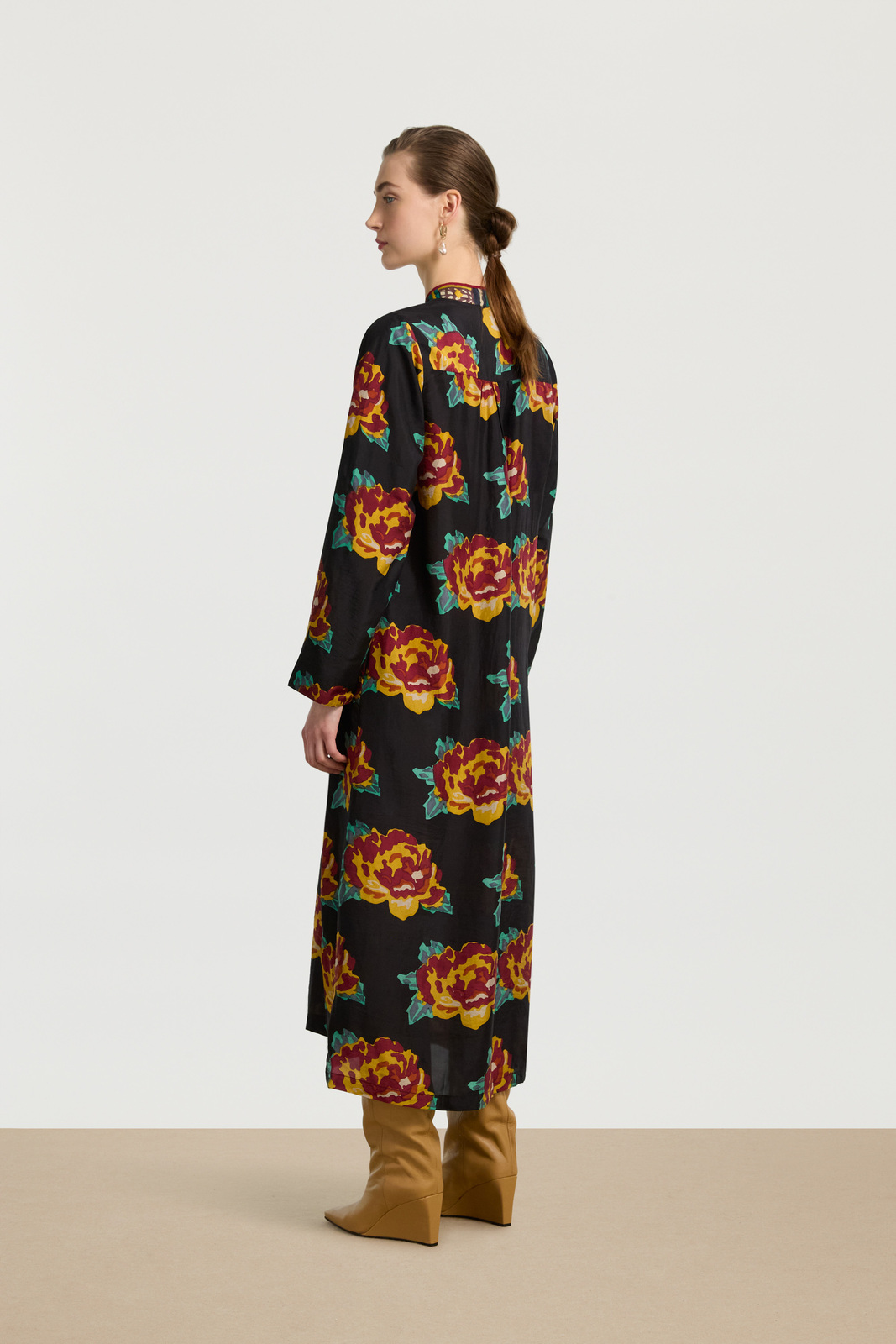 radha kaftan--tamale peony black 