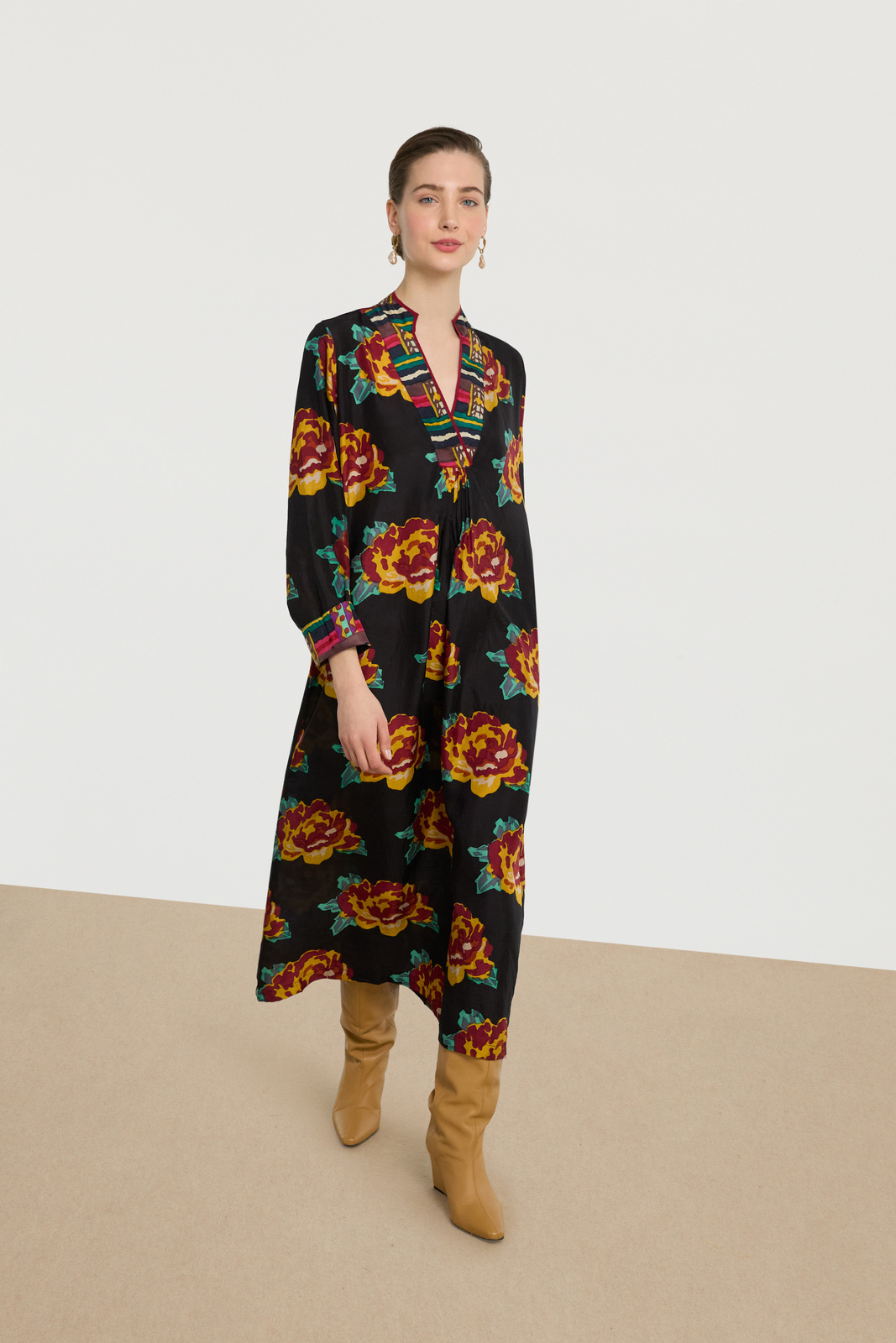 radha kaftan--tamale peony black 