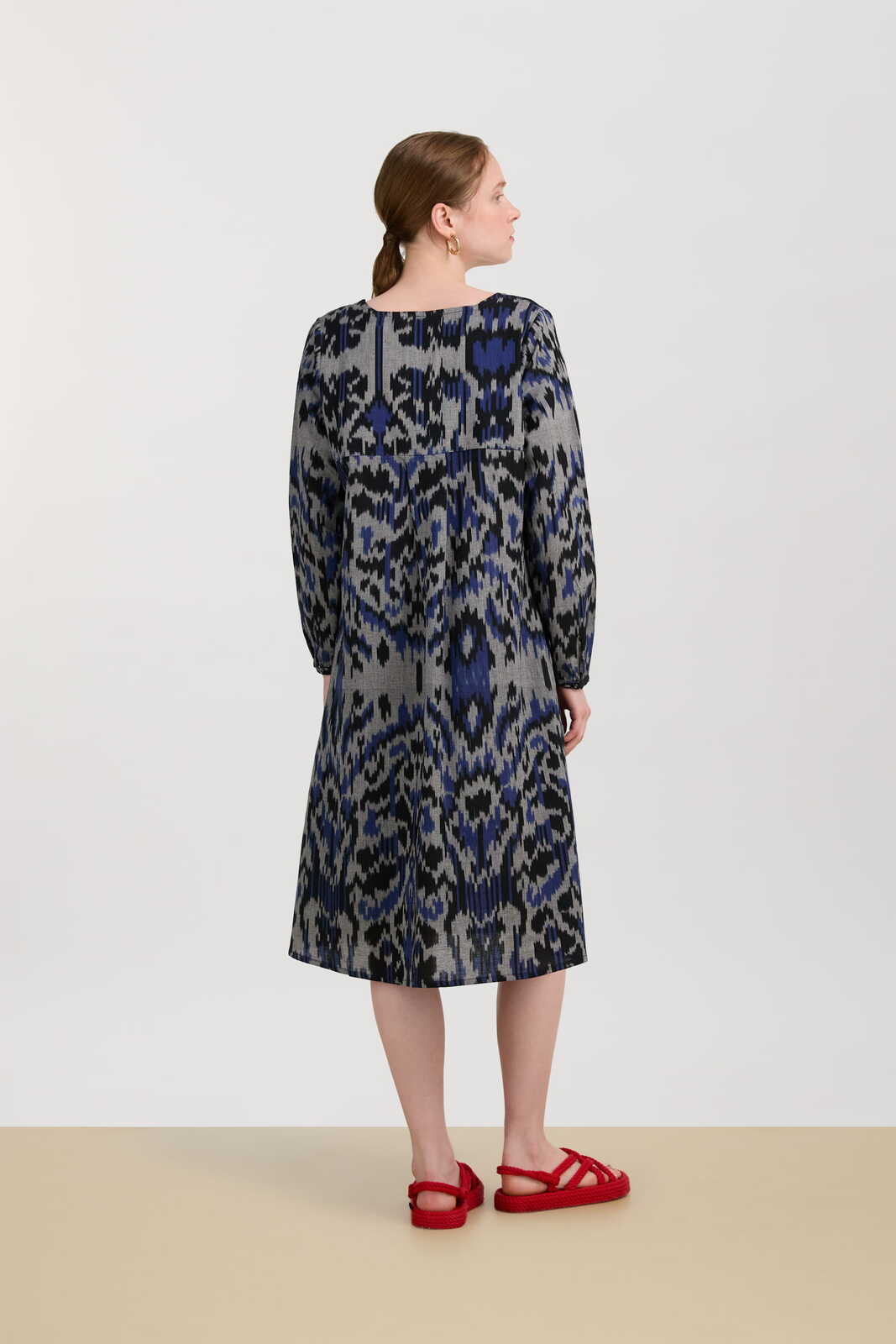 abito madhu--midikasuri damask black