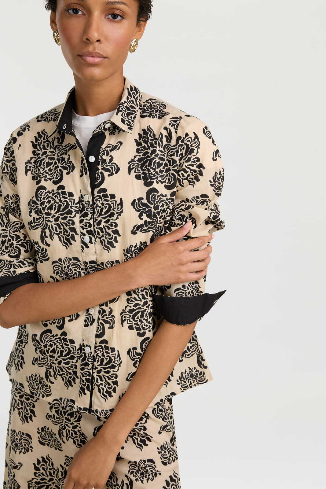 bella shirt--naoshima black