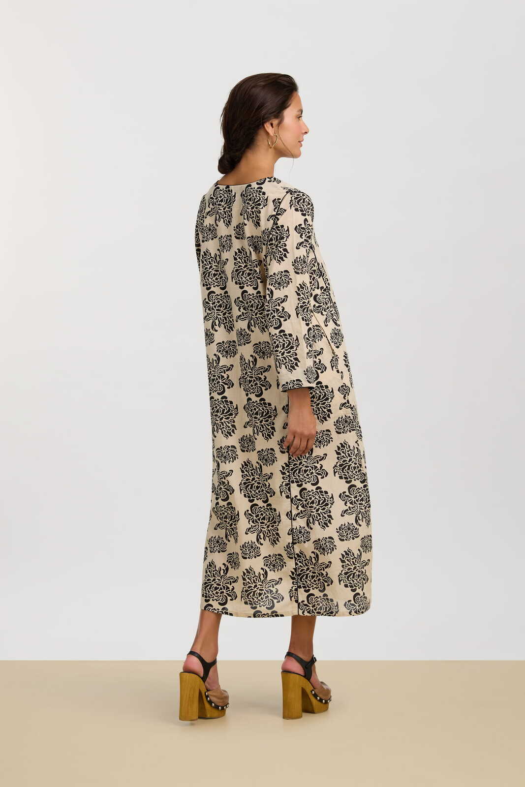 sara caftan--naoshima black