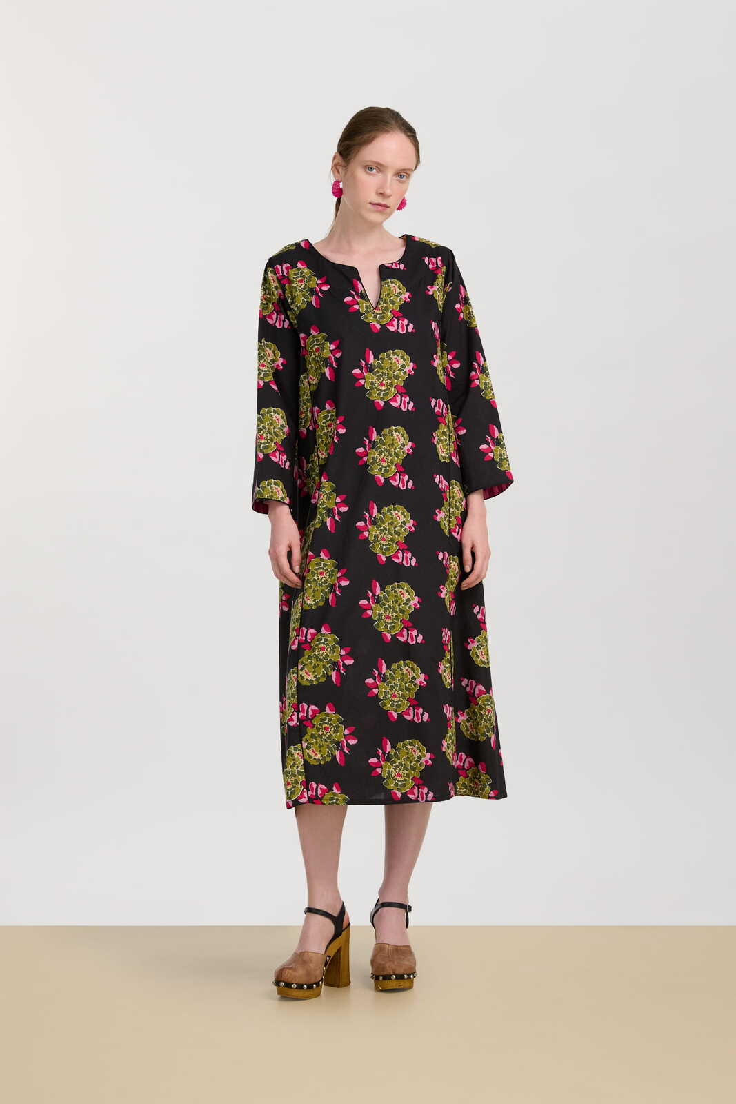 sara caftan--suiko flower black