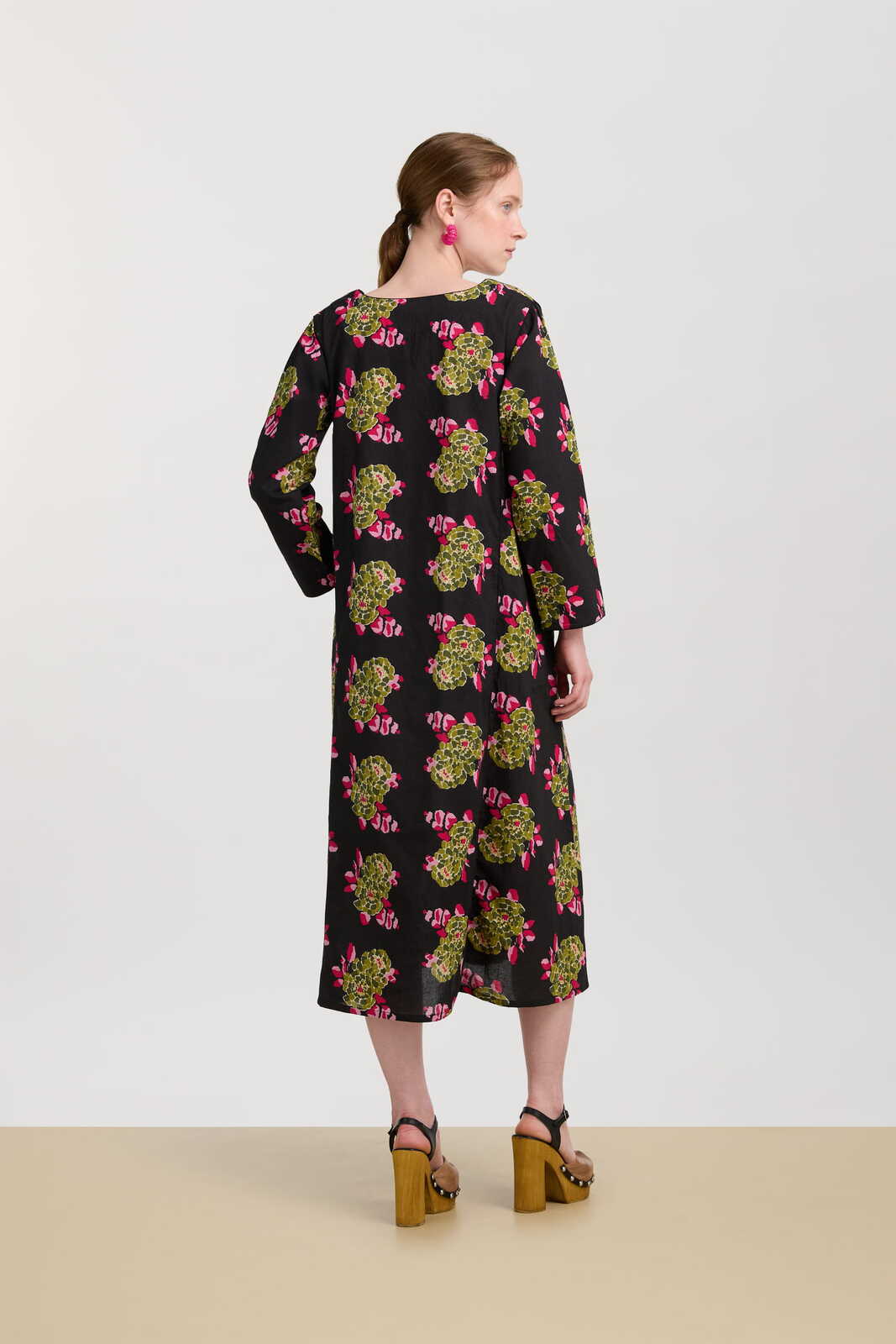 sara caftan--suiko flower black