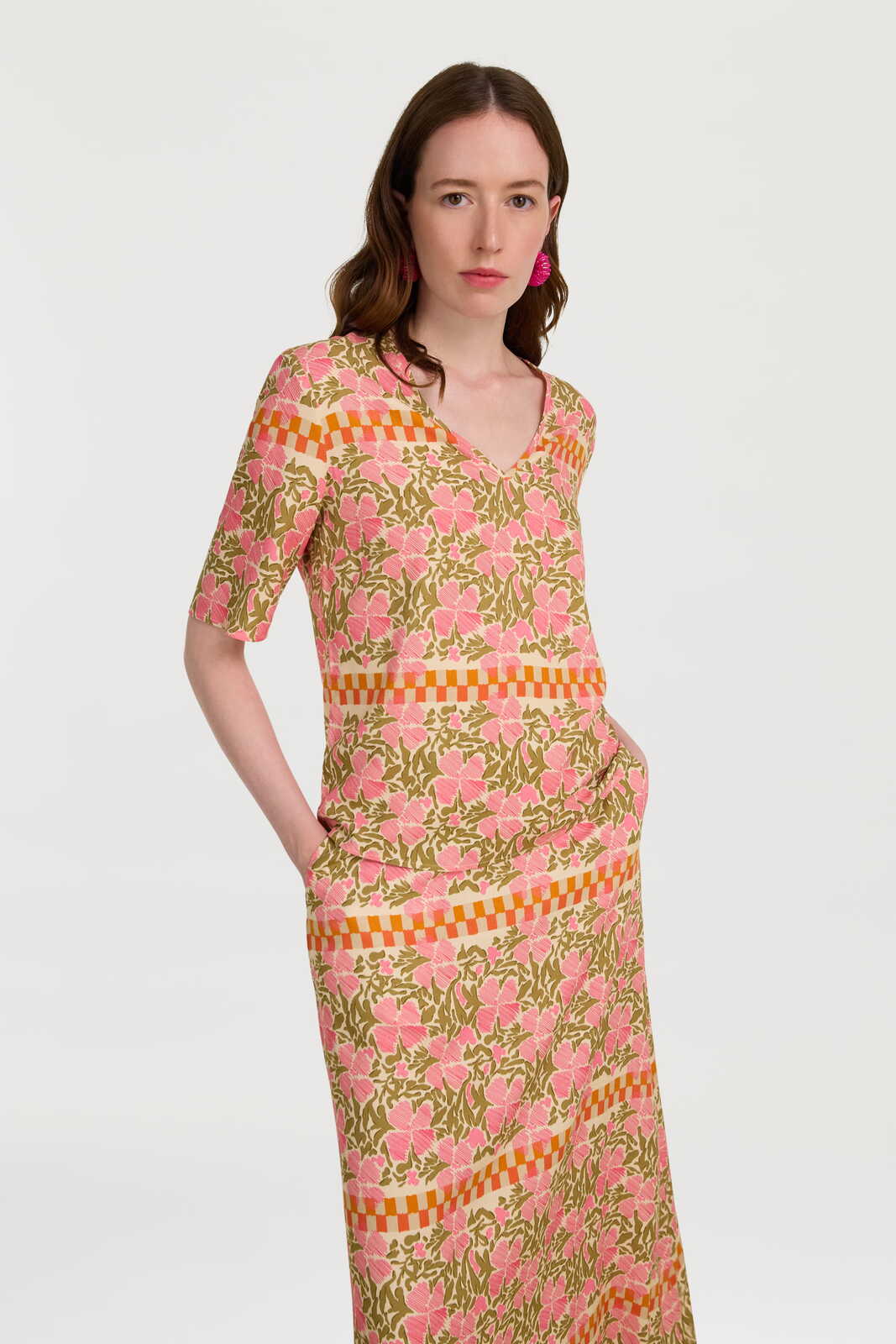 t shirt v neck--japan bounch pink