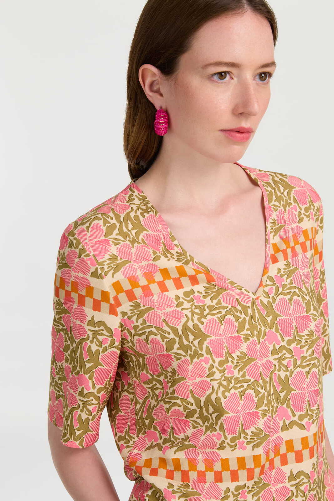 t shirt v neck--japan bounch pink