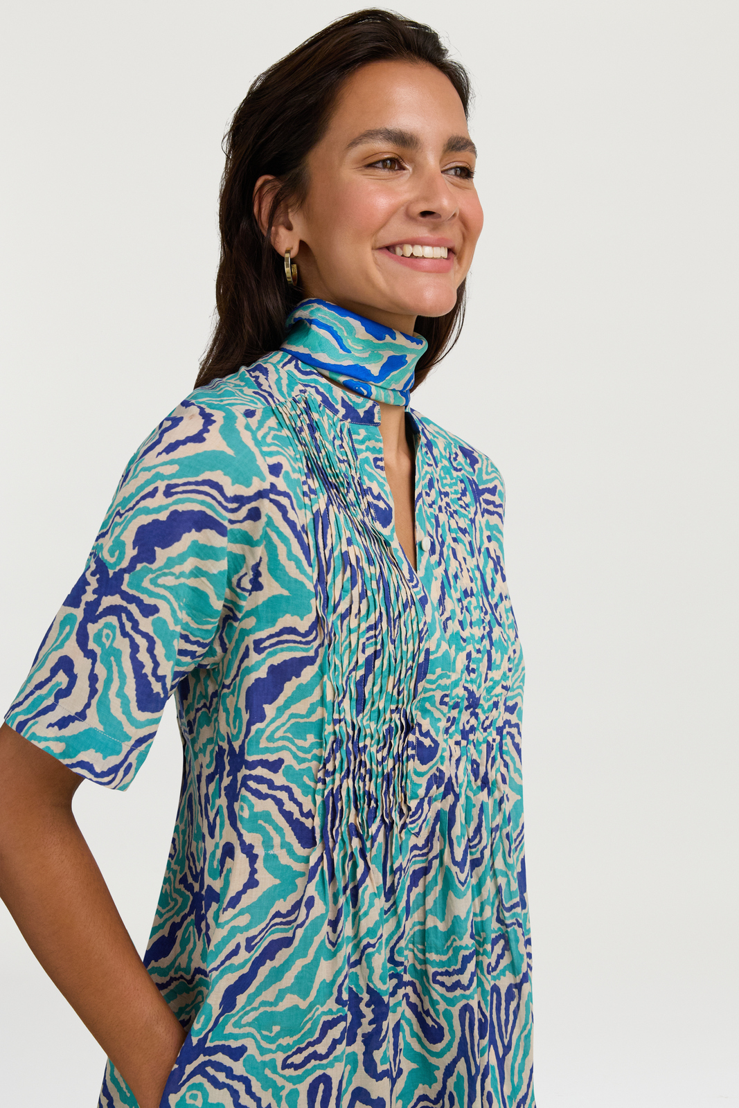 pochette square--dragon cloud aqua