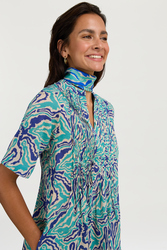 pochette square--dragon cloud aqua