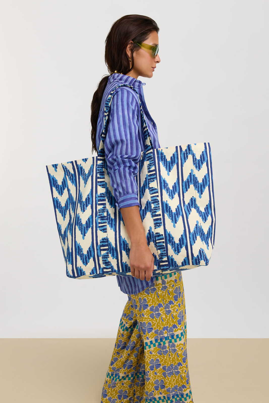 borsa shopping--ikat arrow blue