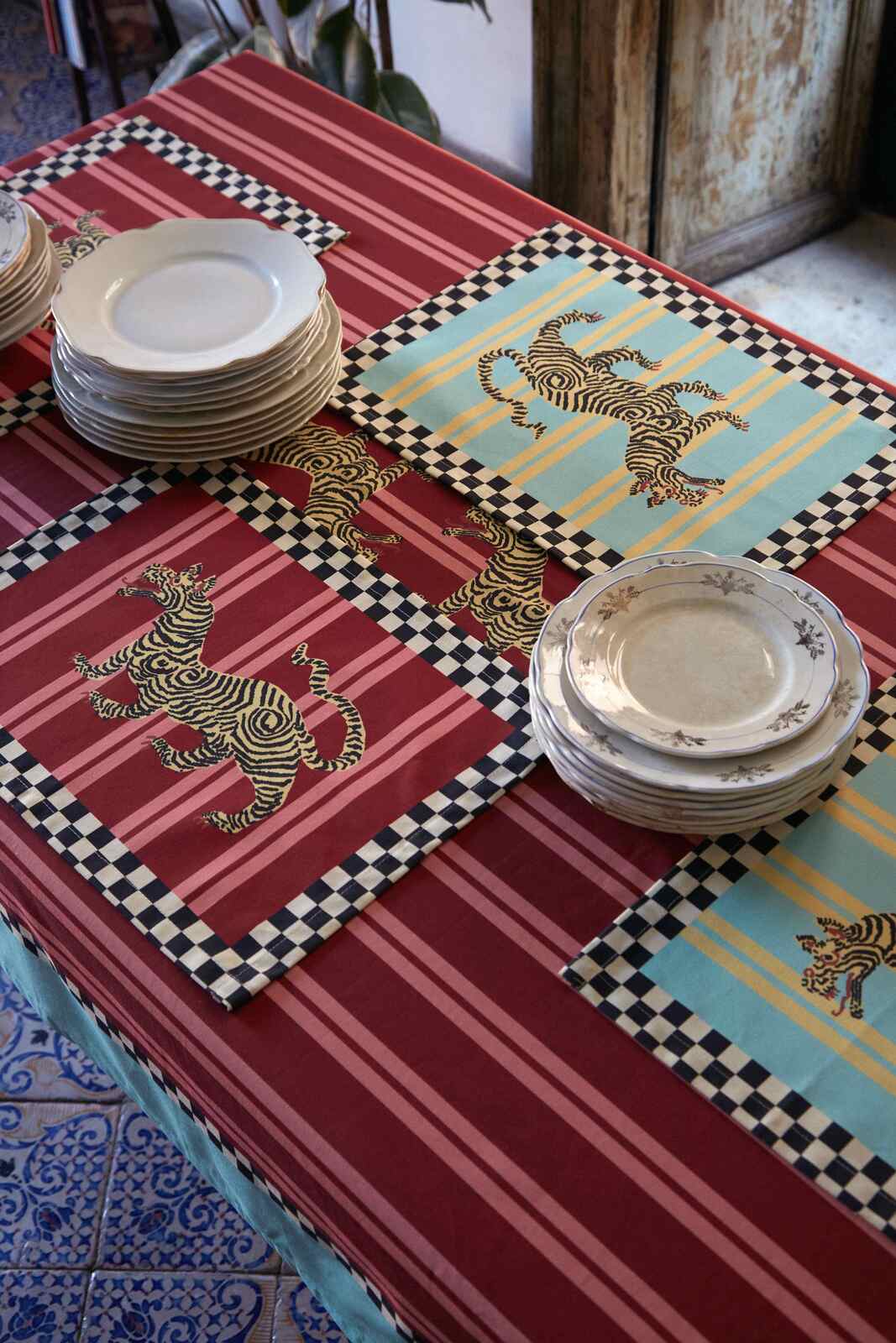 lisa corti x the socialite family cotton placemat 35x48cm--tiger bordeaux